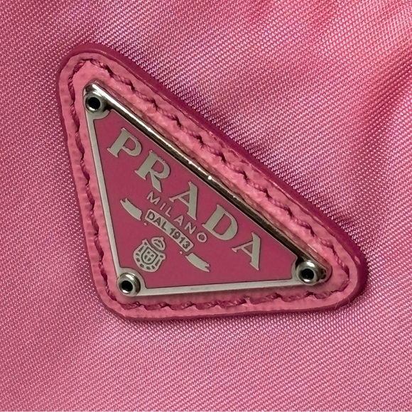 PRADA Nylon Re-Edition 2000 Tessuto Hobo Mini Bag in Begonia Pink - Picture 4 of 12